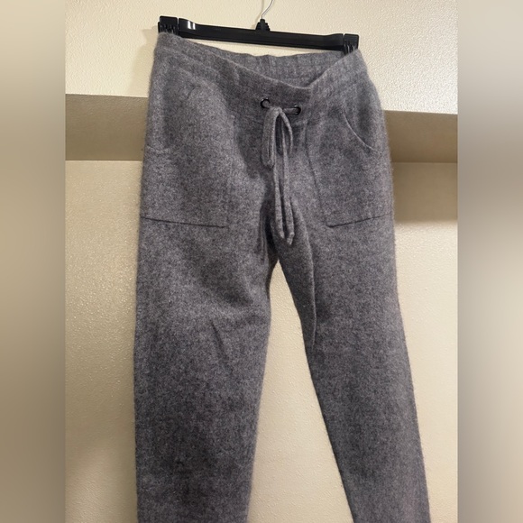 C by Bloomingdale's 100% Cashmere Joggers S - Picture 3 of 12
